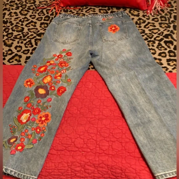 Oh Cropped Jeans Floral Embroidery Capri L - Picture 4 of 10